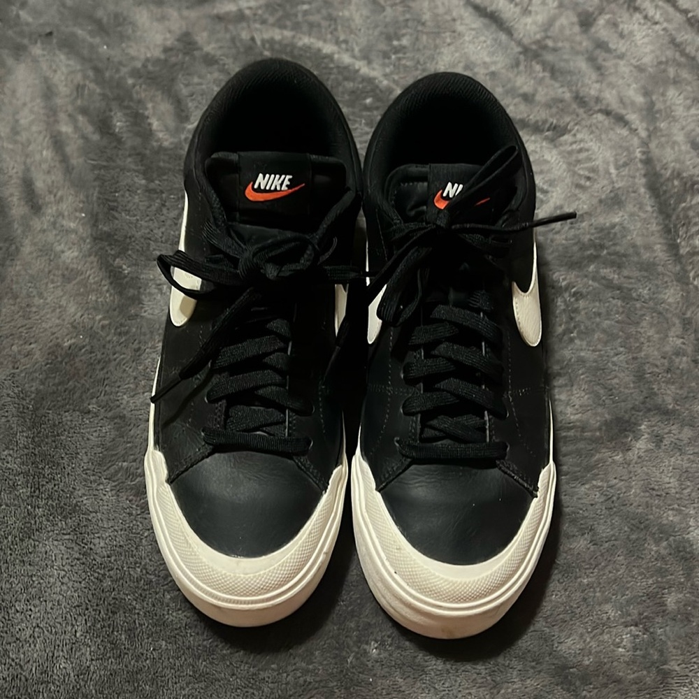 Nike Black Tennis Shoes